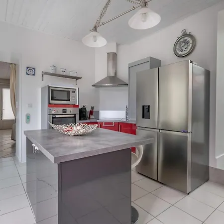Ferienhaus Maison Pour 7 Avec Piscine A