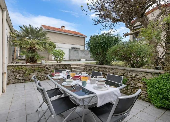 Ferienhaus Maison Pour 7 Avec Piscine A *