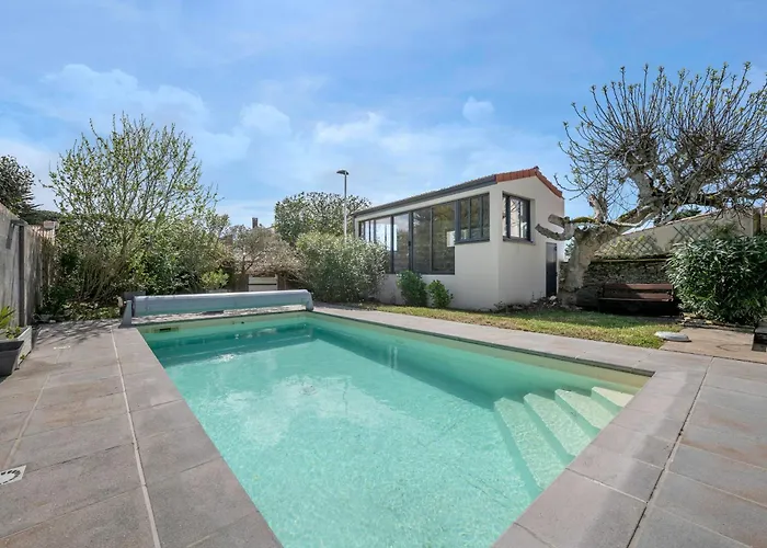 Maison Pour 7 Avec Piscine A 別荘